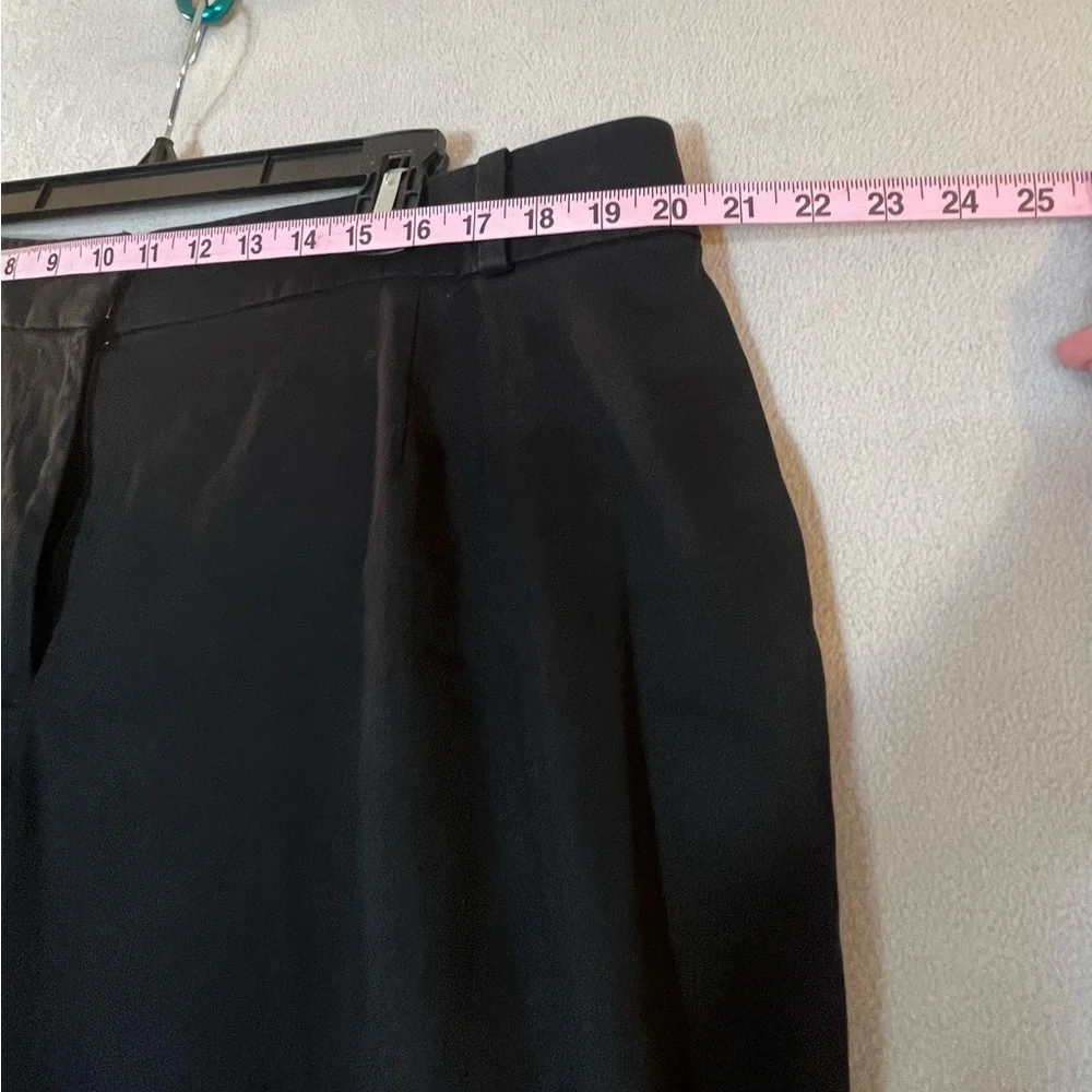 Talbots Black Crop 16W pants with button pockets in back. - Picture 3 of 7